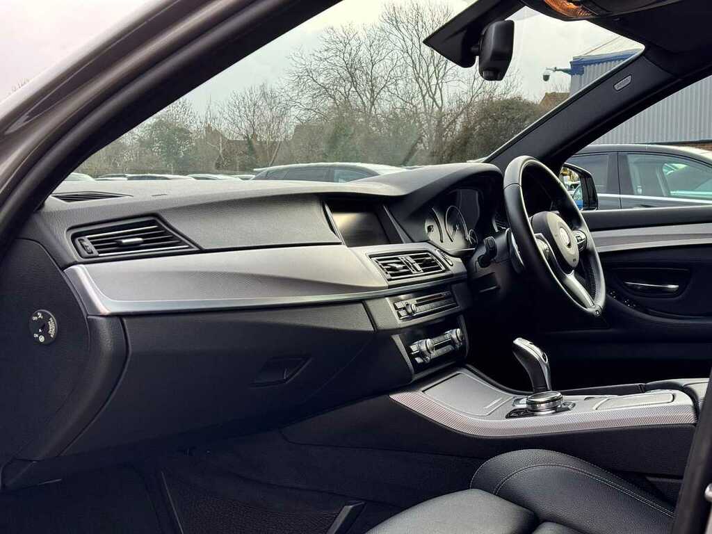 BMW 5 Series Saloon 520D M Sport 2015 White #8