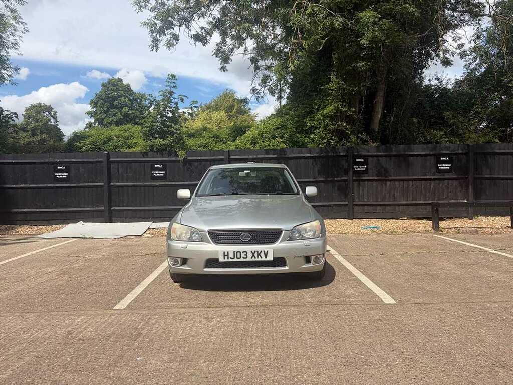 Lexus IS Se Silver #2