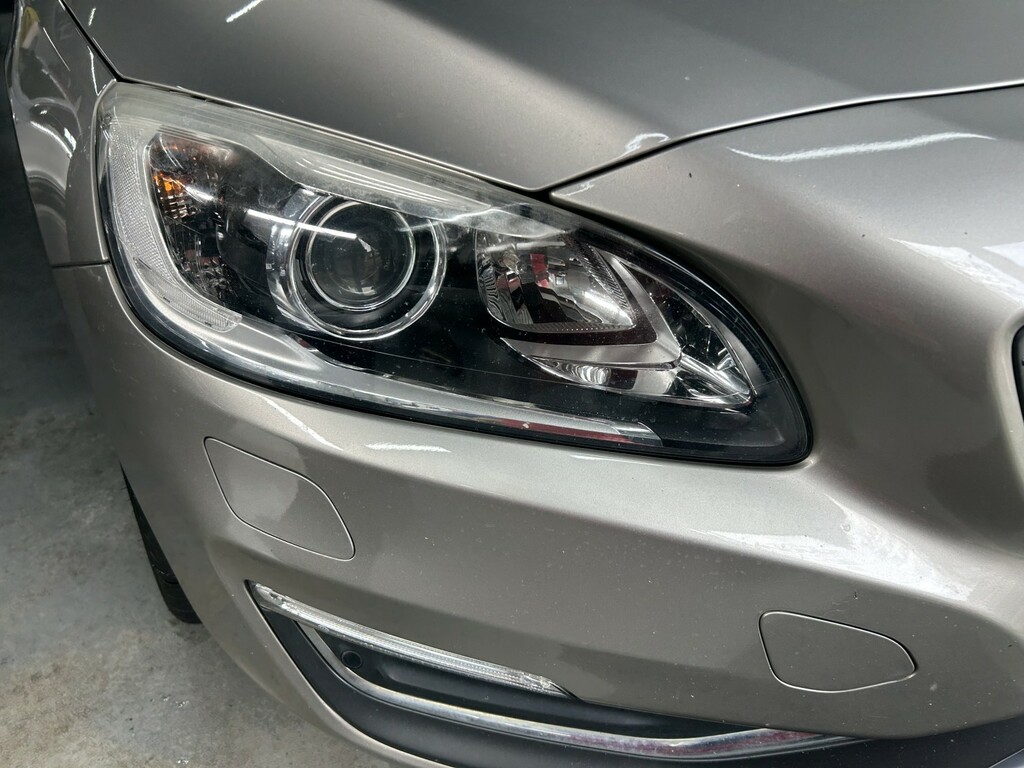 Volvo V60 2.0 D4 Se Lux Nav Gold #2