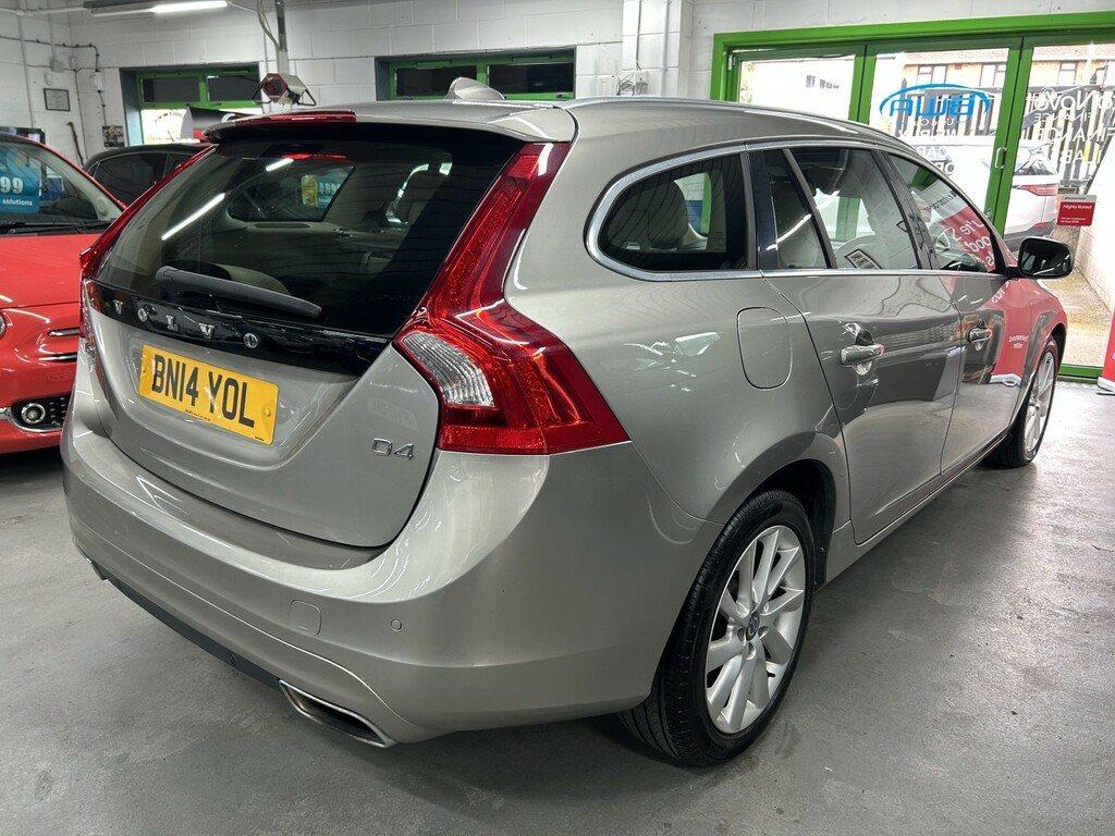 Volvo V60 2.0 D4 Se Lux Nav Gold #3