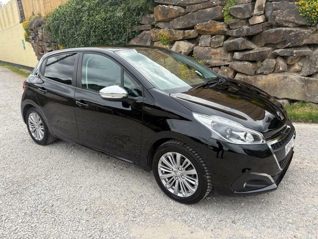 Peugeot 208 1.2 Puretech Signature Euro 6 S S Black