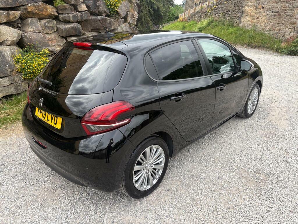 Peugeot 208 1.2 Puretech Signature Euro 6 S S Black #3