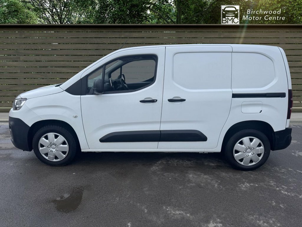 Citroen Berlingo 1.5L Enterprise M White #4