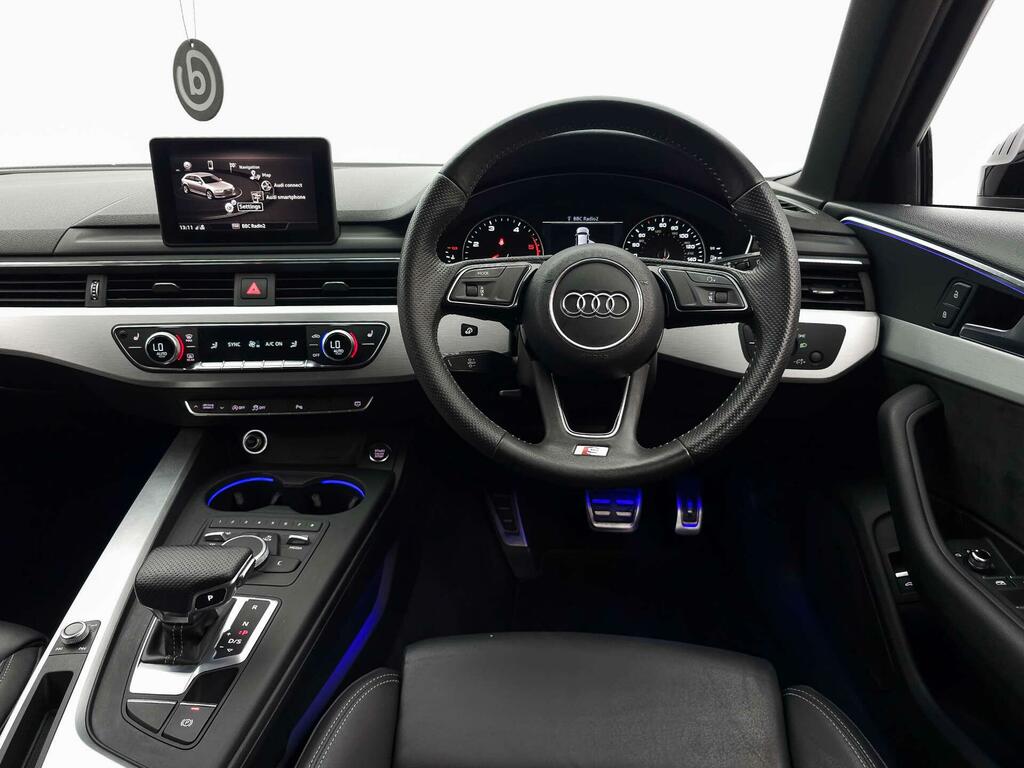 Audi A4 Avant S Line Black #3