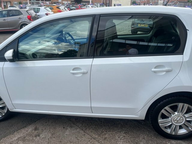 Volkswagen Up 1.0 High Up Hatchback 90 Ps White #7