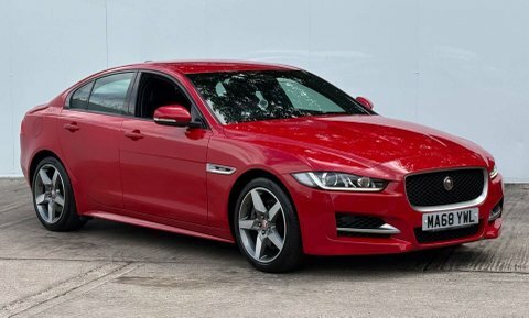 Jaguar XE 2.0 Xe R-sport Red