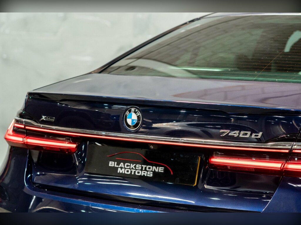 BMW 7 Series 745Le Xdrive M Sport Black #41