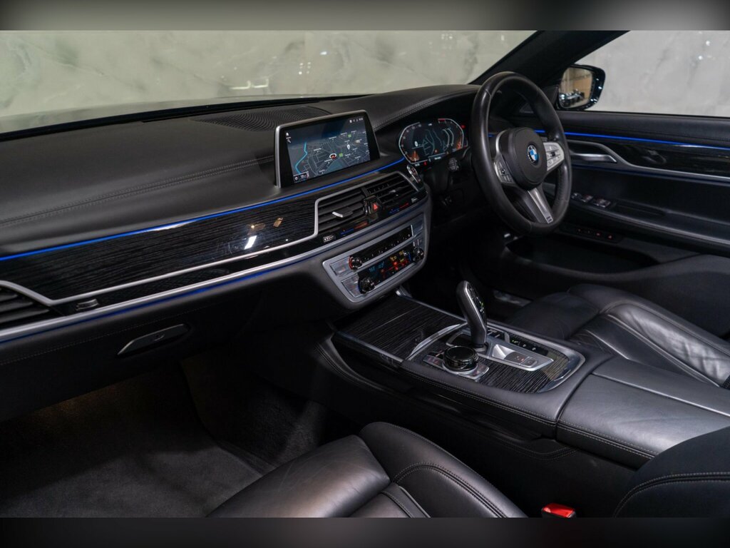 BMW 7 Series 745Le Xdrive M Sport Black #10