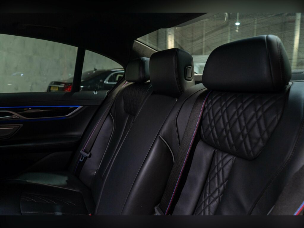 BMW 7 Series 745Le Xdrive M Sport Black #38