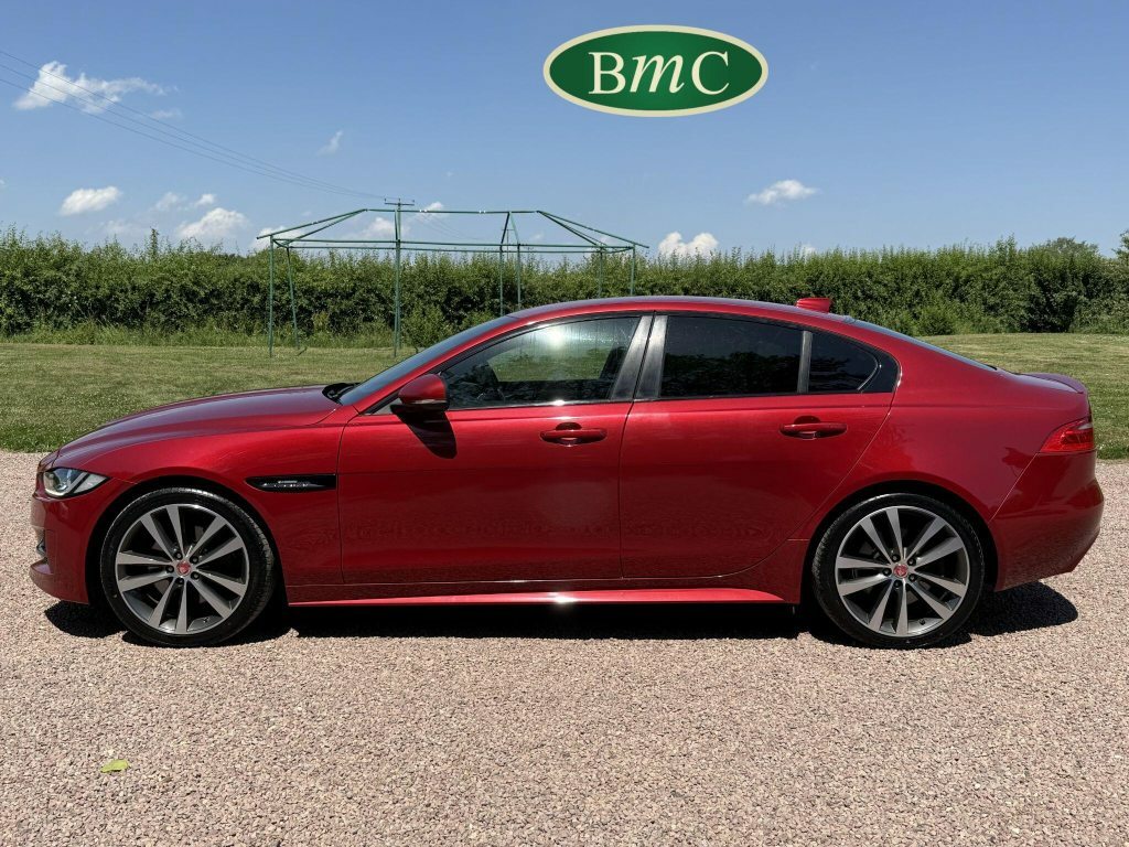 Jaguar XE 2.0I R-sport Euro 6 S S Red #4