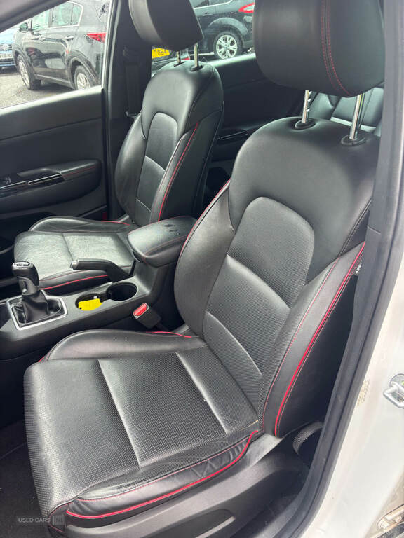 Kia Sportage 1.6 Crdi Isg Gt-line OGZ6769 White #4