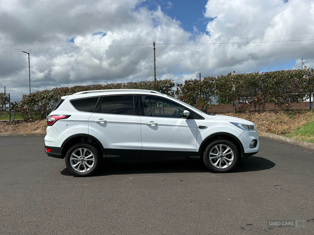 Ford Kuga 1.5 Tdci Titanium 2Wd White #2