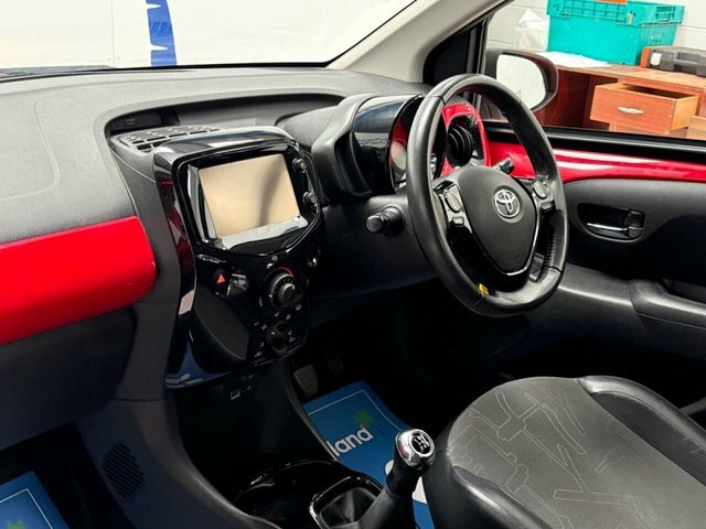 Toyota Aygo Vvt-i X-pression Hatchback Red #4