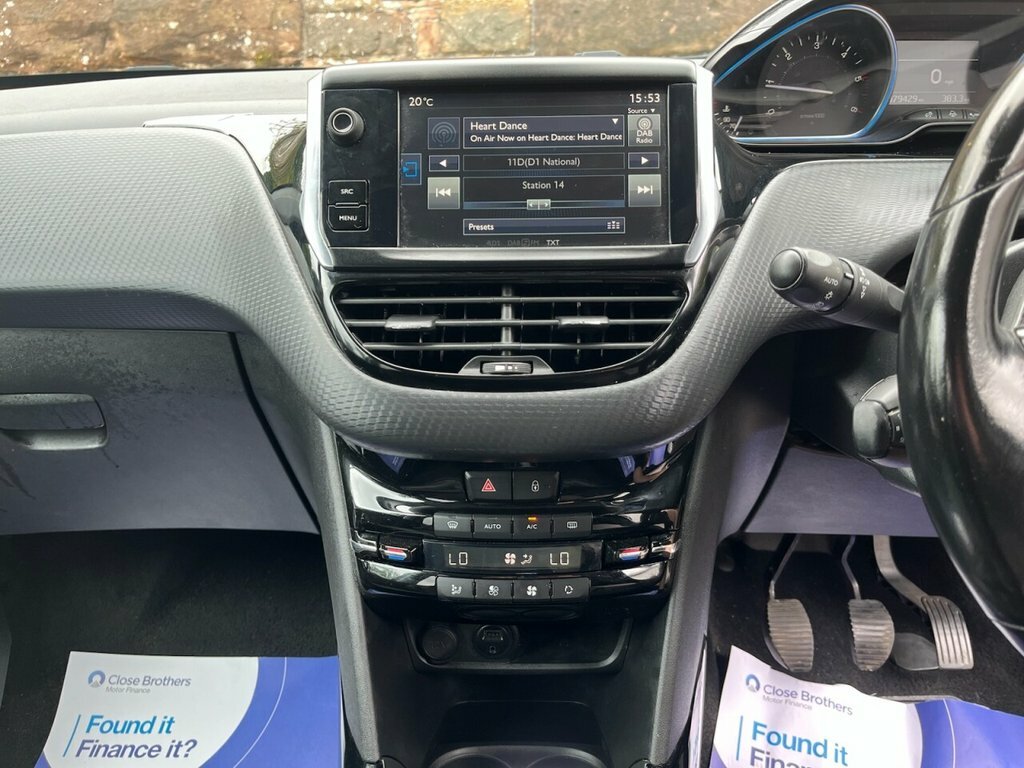 Peugeot 2008 2008 Allure Bluehdi White #18