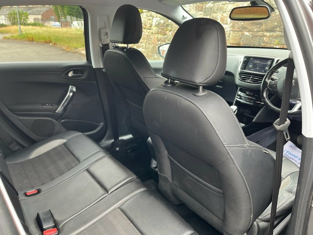 Peugeot 2008 2008 Allure Bluehdi White #12