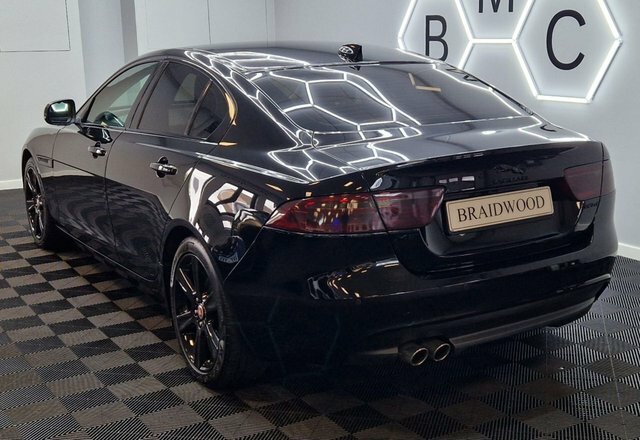 Jaguar XE Saloon Black #2
