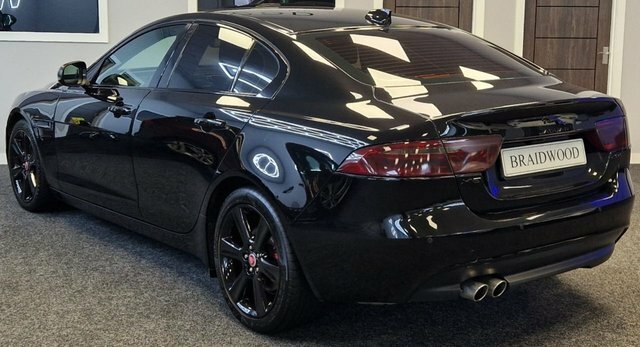 Jaguar XE Saloon Black #4