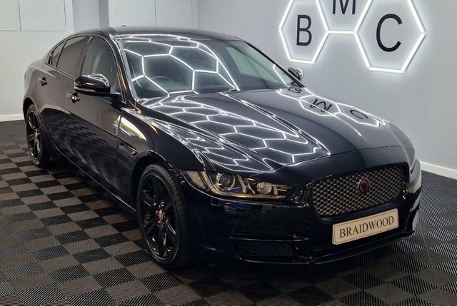Jaguar XE Saloon Black