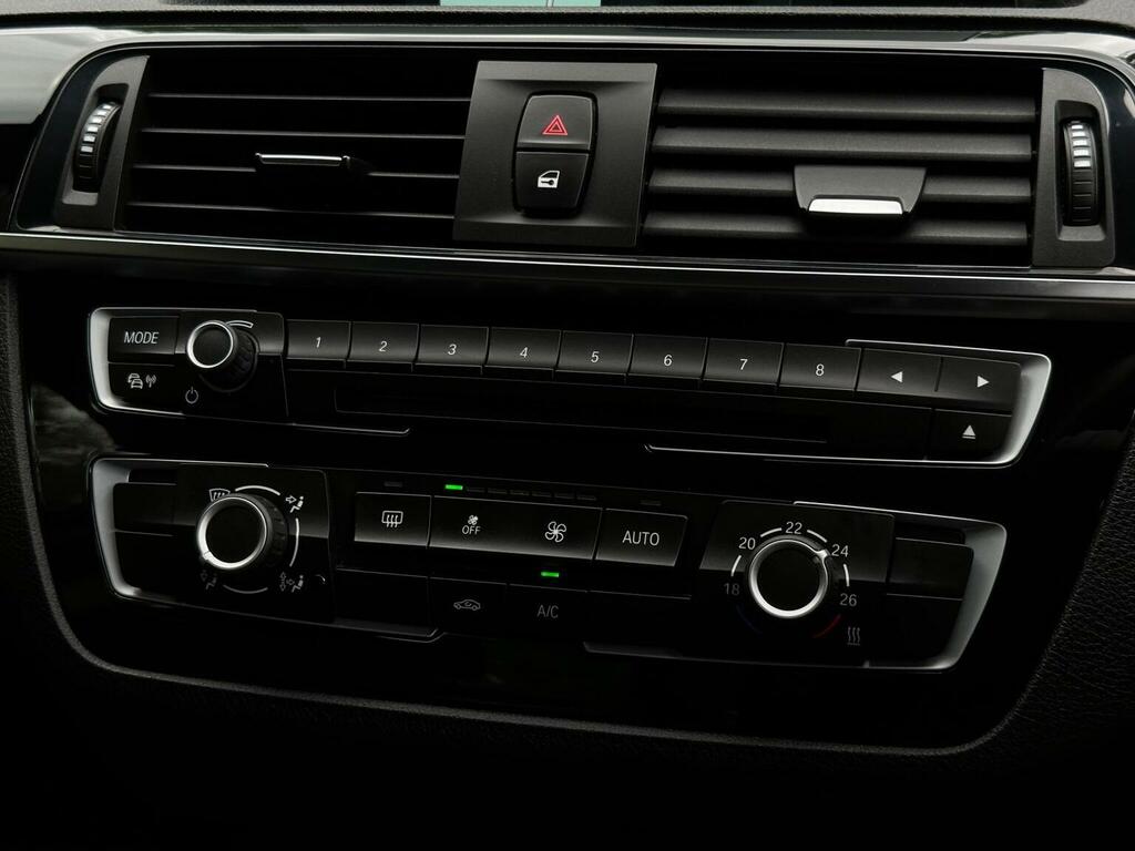 BMW 2 Series Gran Coupe 2.0 218D Sport Coupe 150 Ps Black #27