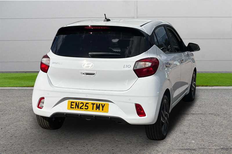 Hyundai I10 1.2 79 Premium Nav EN25TMY White #3