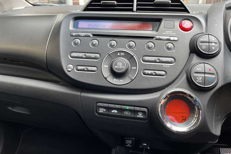 Honda Jazz 1.4 I-vtec Es Plus Cvt Euro 5 Grey #29
