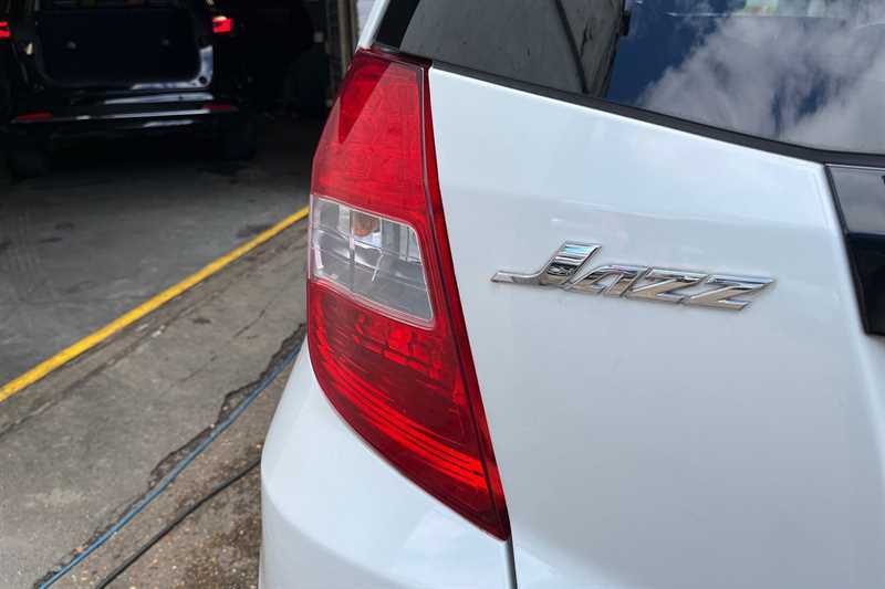 Honda Jazz 1.4 I-vtec Es Plus Cvt Euro 5 Grey #34
