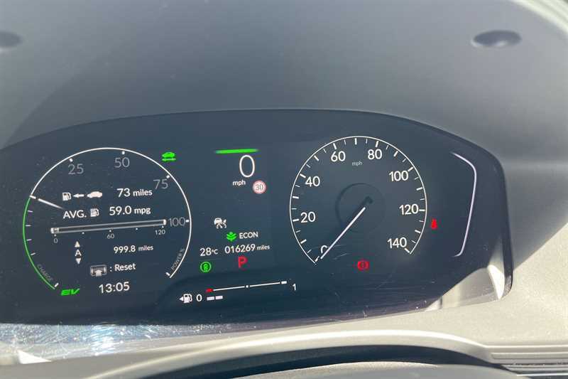 Honda Civic Honda Civic 2.0 H I-mmd Advance Hatchback Petr White #11