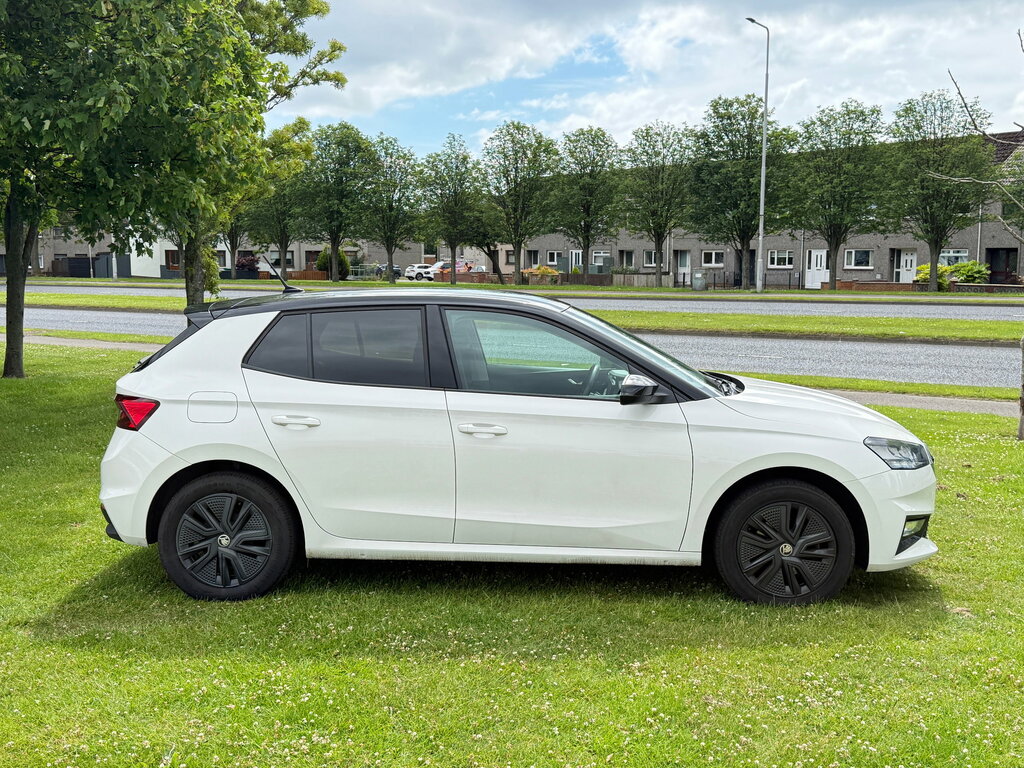 Skoda Fabia 1.0 Tsi Colour Edition Hatchback MJ72GVY White #6