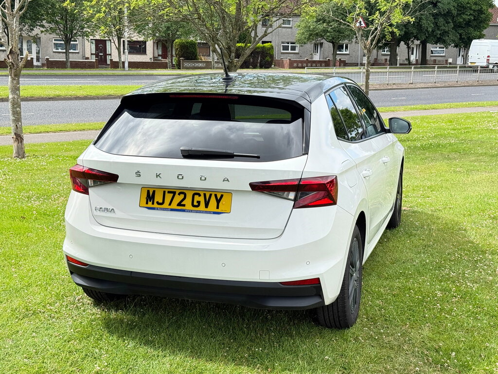 Skoda Fabia 1.0 Tsi Colour Edition Hatchback MJ72GVY White #5