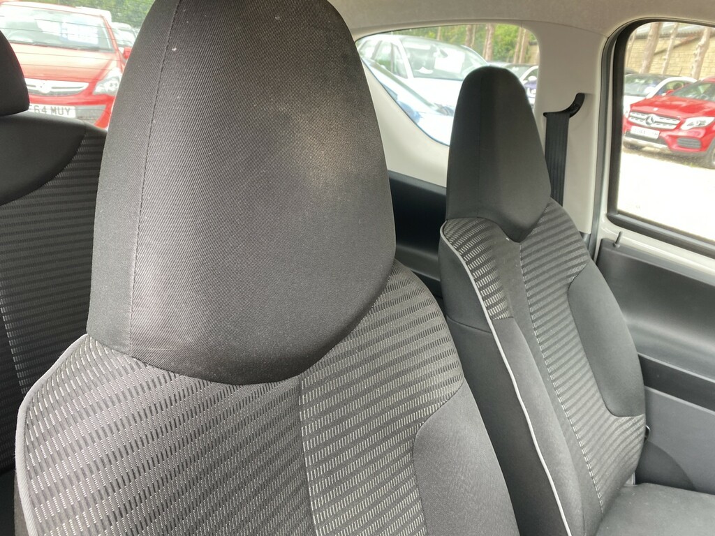 Peugeot 107 1.0 Allure #8