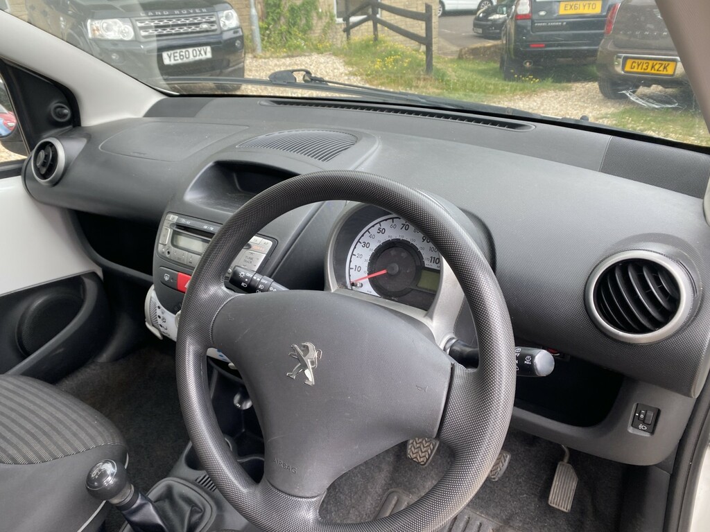 Peugeot 107 1.0 Allure #9