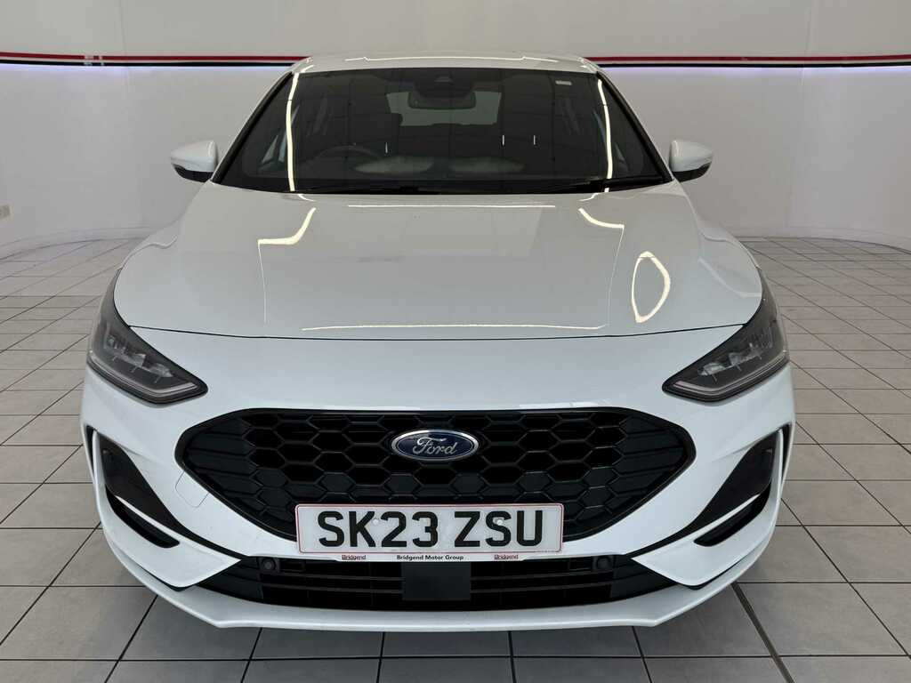 Ford Focus 1.0T Ecoboost St-line Hatchback SK23ZSU White