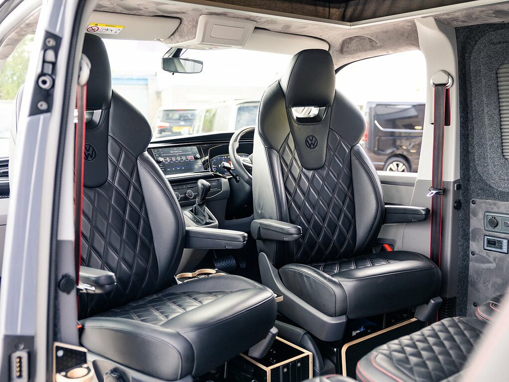 Volkswagen Transporter T6.1 T30 2.0 Tdi 150 Bhp Highline 5 Seat Kombi 4 B Grey