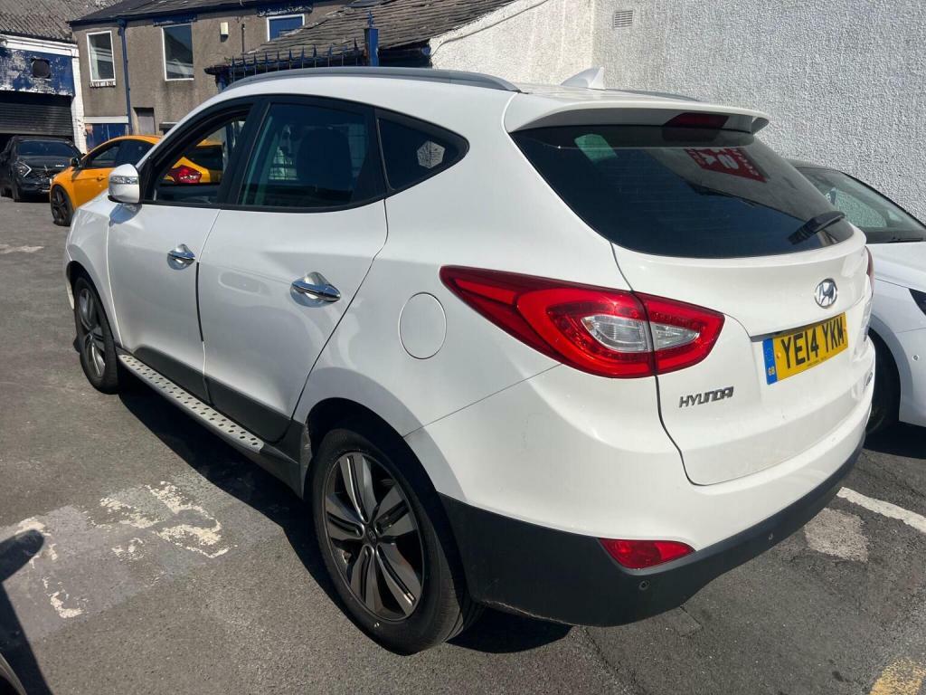 Hyundai Ix35 2.0 Crdi Premium Panorama 4Wd Euro 5 White #14