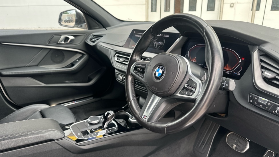 BMW 1 Series M Sport YC73ZVU White #6