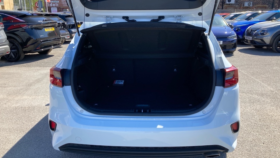 Kia Ceed 2 White #4