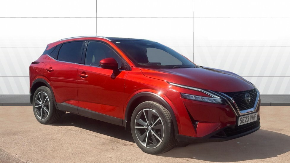 Nissan Qashqai Tekna Red