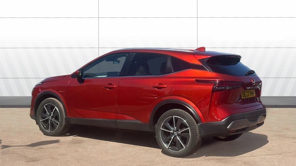 Nissan Qashqai Tekna Red #2