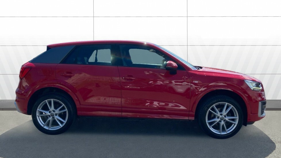 Audi Q2 S Line SC69TFV Red #5