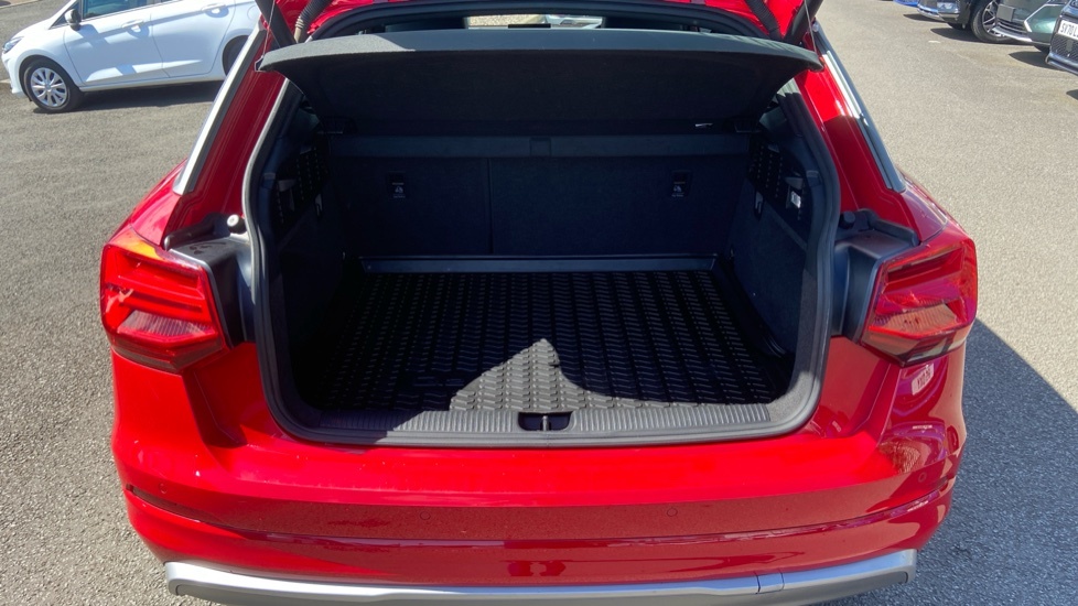 Audi Q2 S Line SC69TFV Red #4