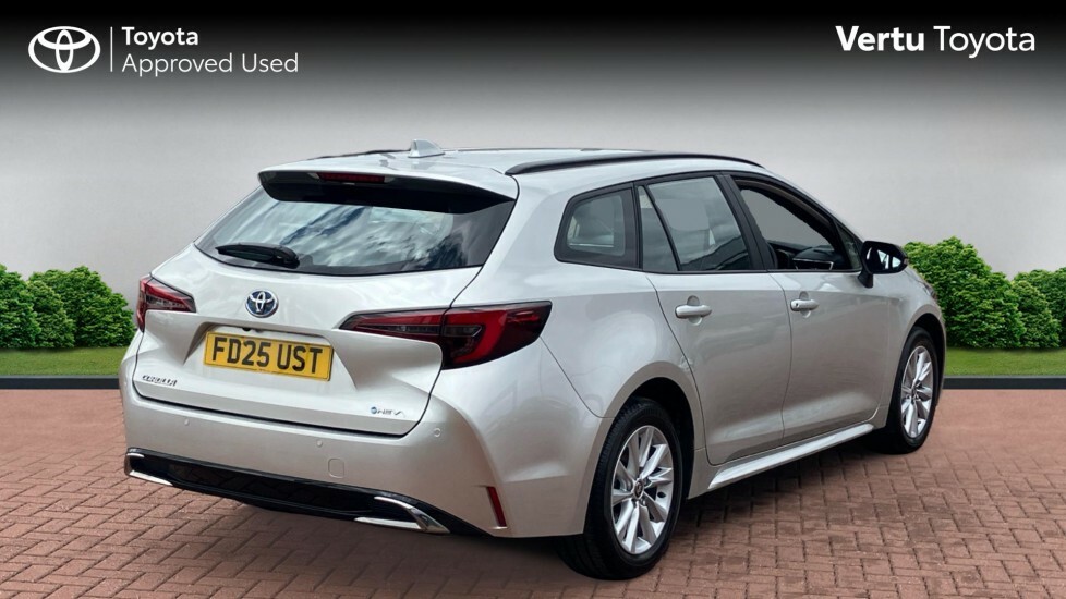 Toyota Corolla Icon Silver #2