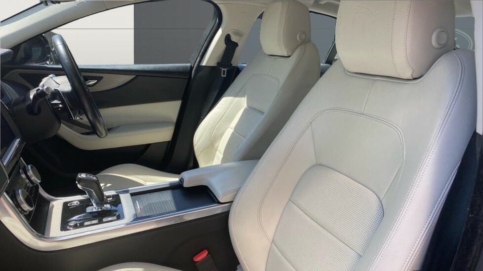 Jaguar XE R-dynamic Se OE69ONO Grey #3