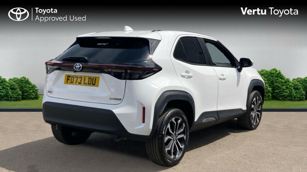 Toyota Yaris Cross Design White #2