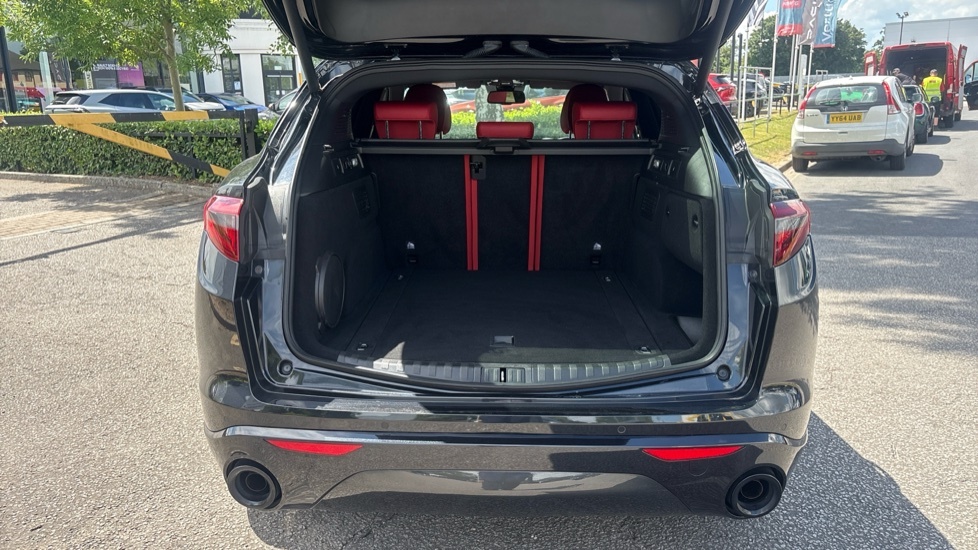 Alfa Romeo Stelvio Veloce Black #4