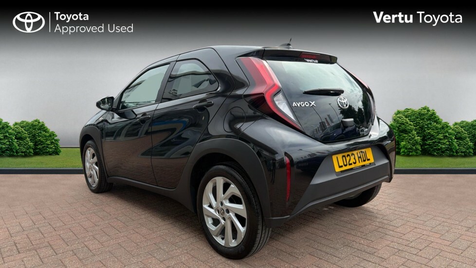 Toyota Aygo X Pure Black #4