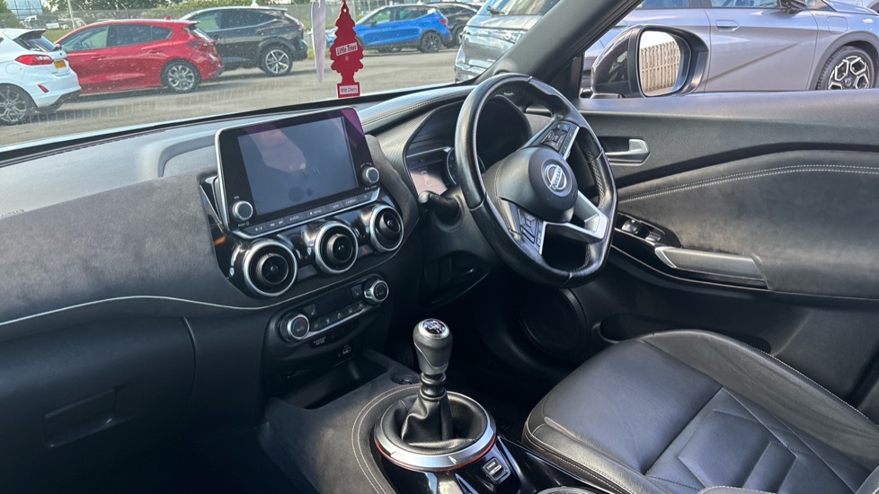 Nissan Juke 1.0 Dig-t 114 N-connecta Red #9