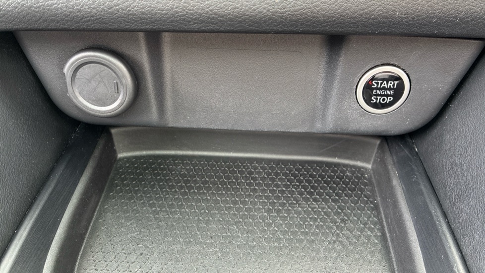 Nissan Qashqai Acenta Premium Silver #28