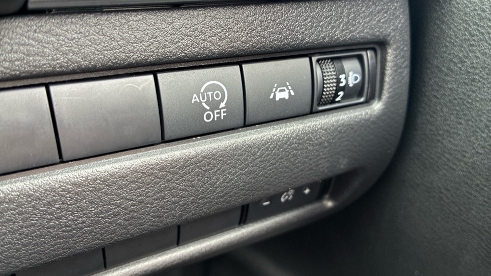 Nissan Qashqai Acenta Premium Silver #24