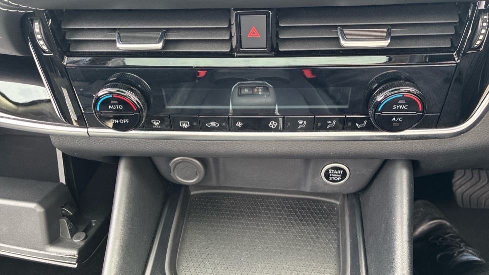 Nissan Qashqai Acenta Premium Silver #29