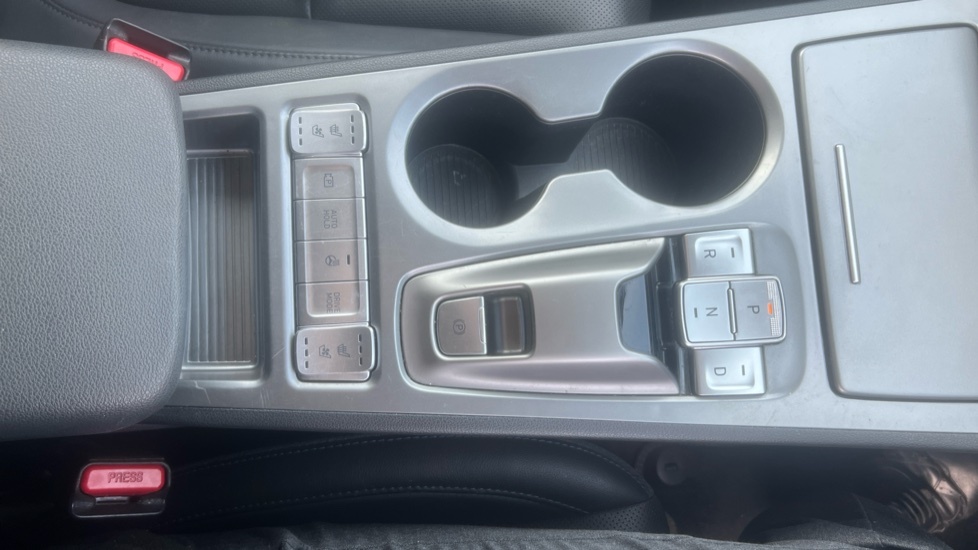 Hyundai Kona Gdi Se Connect Black #43